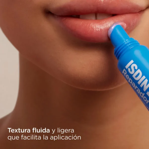 REPARADOR LABIAL FLUIDO CON ACIDO HIALURONICO - Imagen 2